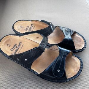 Finn Comfort Catalina Black Patent Soft Sandal (U.S. Women's size 9-9.5) EU 40